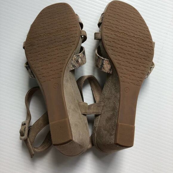 NWOT Tamaris strappy wedge suede sandal metallic detail - Picture 3 of 8